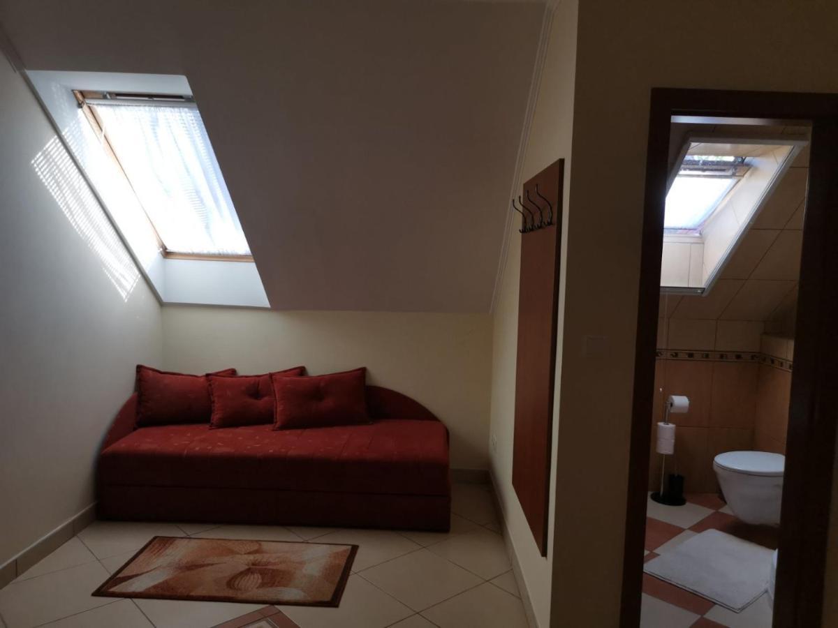Harmonia Panzio Hotel ชารอชปาตัก ภายนอก รูปภาพ