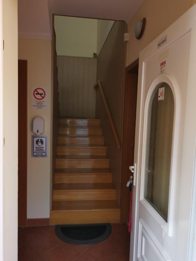 Harmonia Panzio Hotel ชารอชปาตัก ภายนอก รูปภาพ