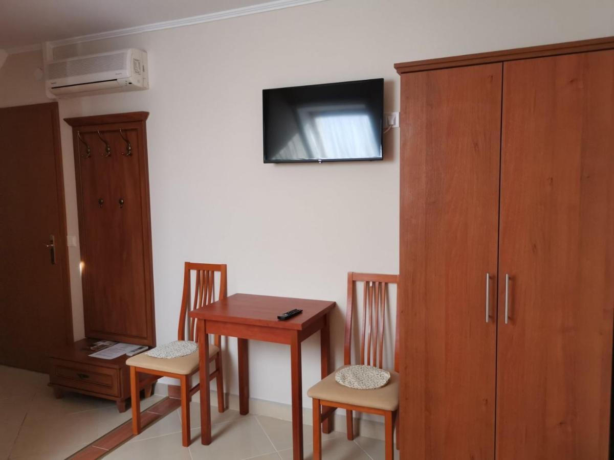 Harmonia Panzio Hotel ชารอชปาตัก ภายนอก รูปภาพ