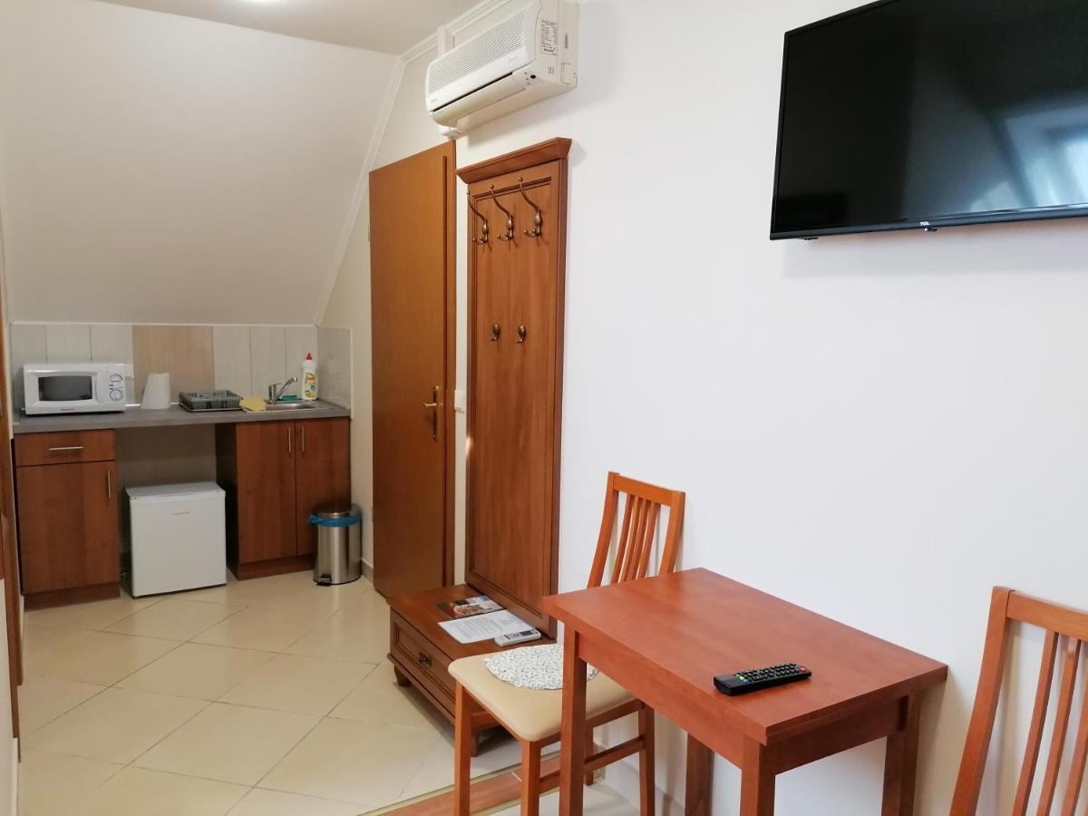 Harmonia Panzio Hotel ชารอชปาตัก ภายนอก รูปภาพ